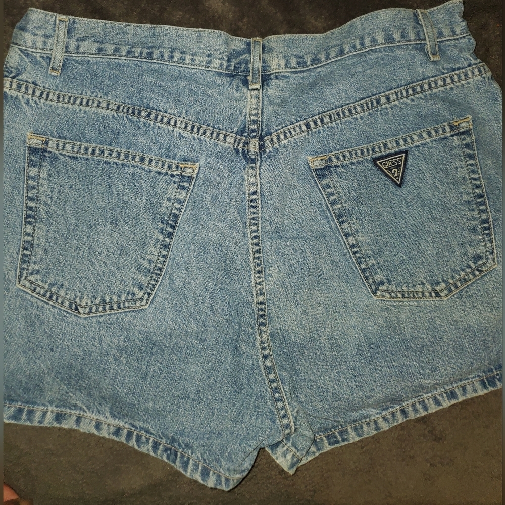Women's Guess Shorts size 32